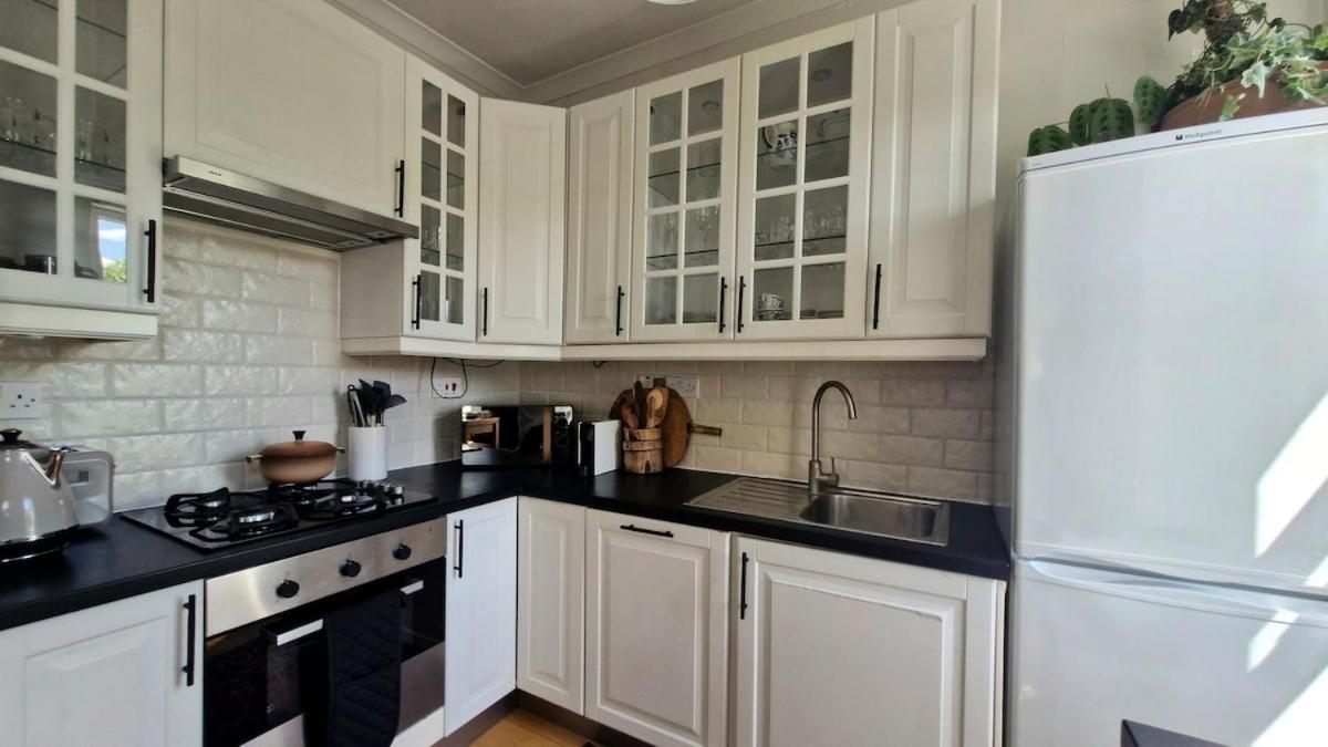 Charming Bright 2-bed Heritage Flat, Battersea Park, Appartement Londres