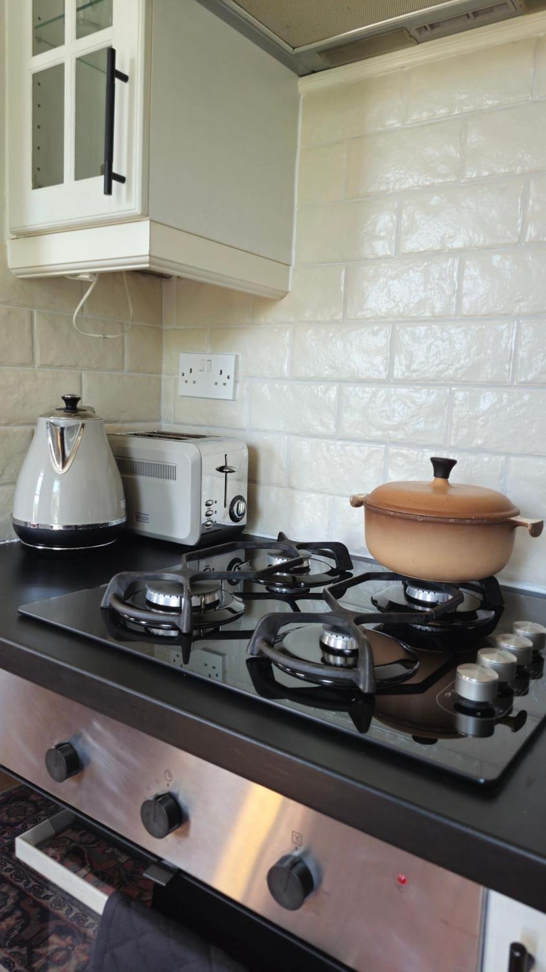 Charming Bright 2-bed Heritage Flat, Battersea Park, Londres